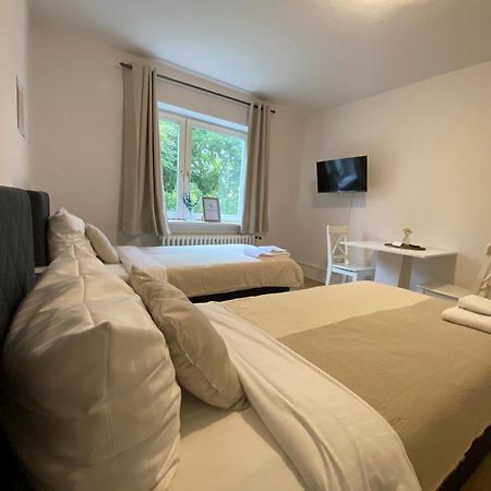 Zentrale 3-Zimmer Wohnung Mit Balkon - Perfekt Fuer Monteure Und Familien Neumünster Zewnętrze zdjęcie
