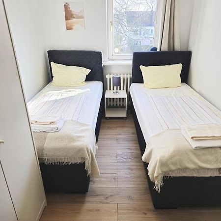 Zentrale 3-Zimmer Wohnung Mit Balkon - Perfekt Fuer Monteure Und Familien Neumünster Zewnętrze zdjęcie