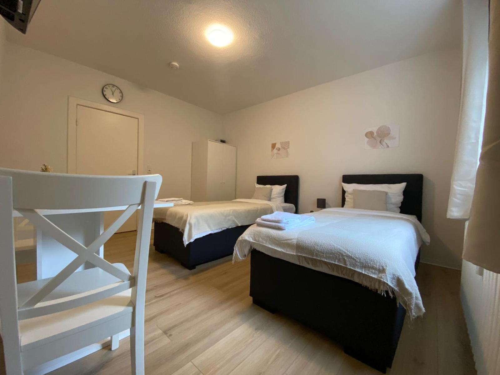 Zentrale 3-Zimmer Wohnung Mit Balkon - Perfekt Fuer Monteure Und Familien Neumünster Zewnętrze zdjęcie